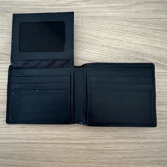 Stingray Wallet - Picture 3 of 5